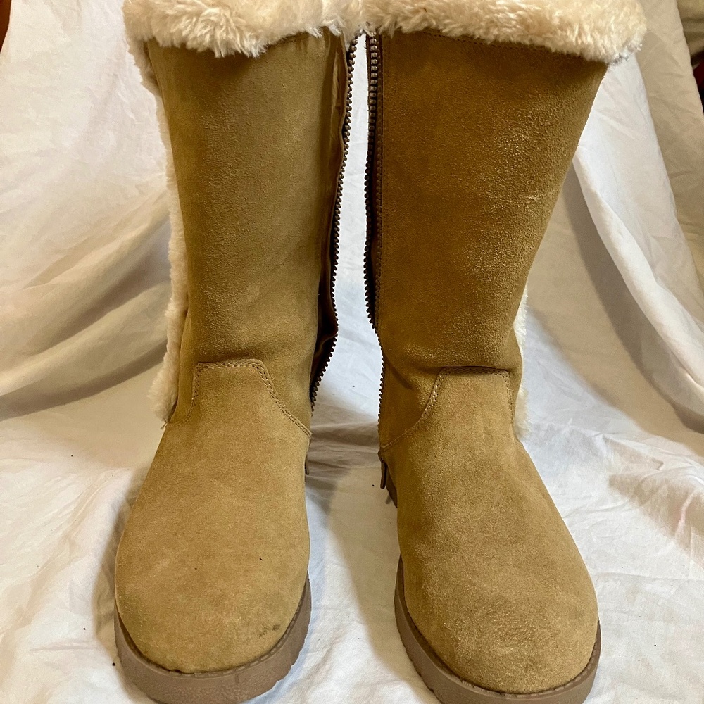 Beige UGGs Shearling Style Suede Boots w/ Faux Fur | Barely Worn